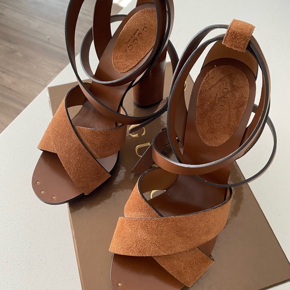 Women’s Gucci Heels - Picture 2 of 5